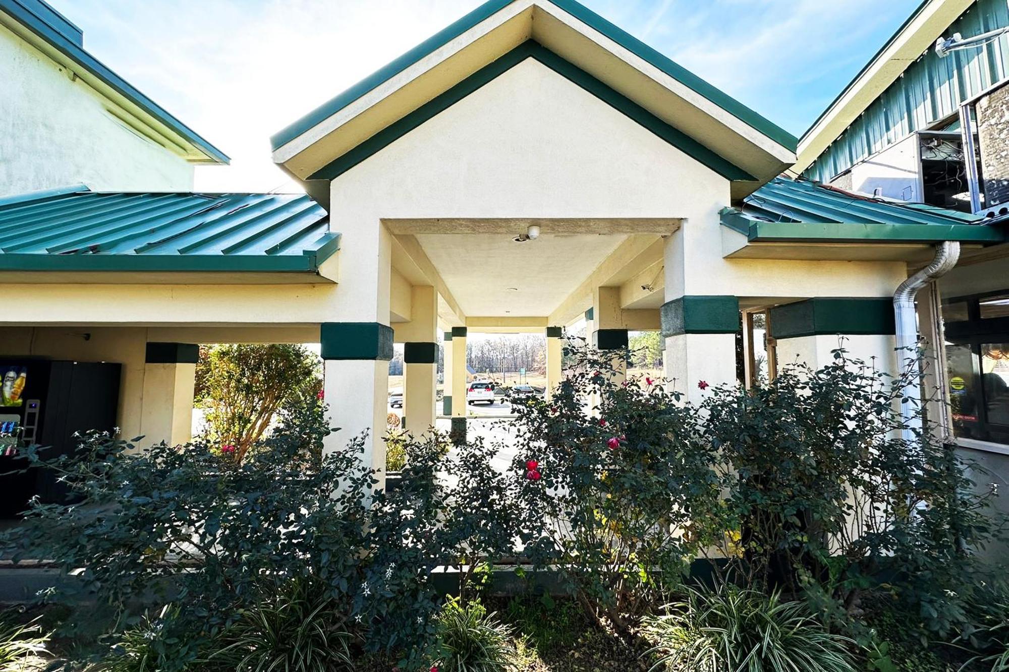 Super Inn & Suites By Oyo Milledgeville Exteriér fotografie