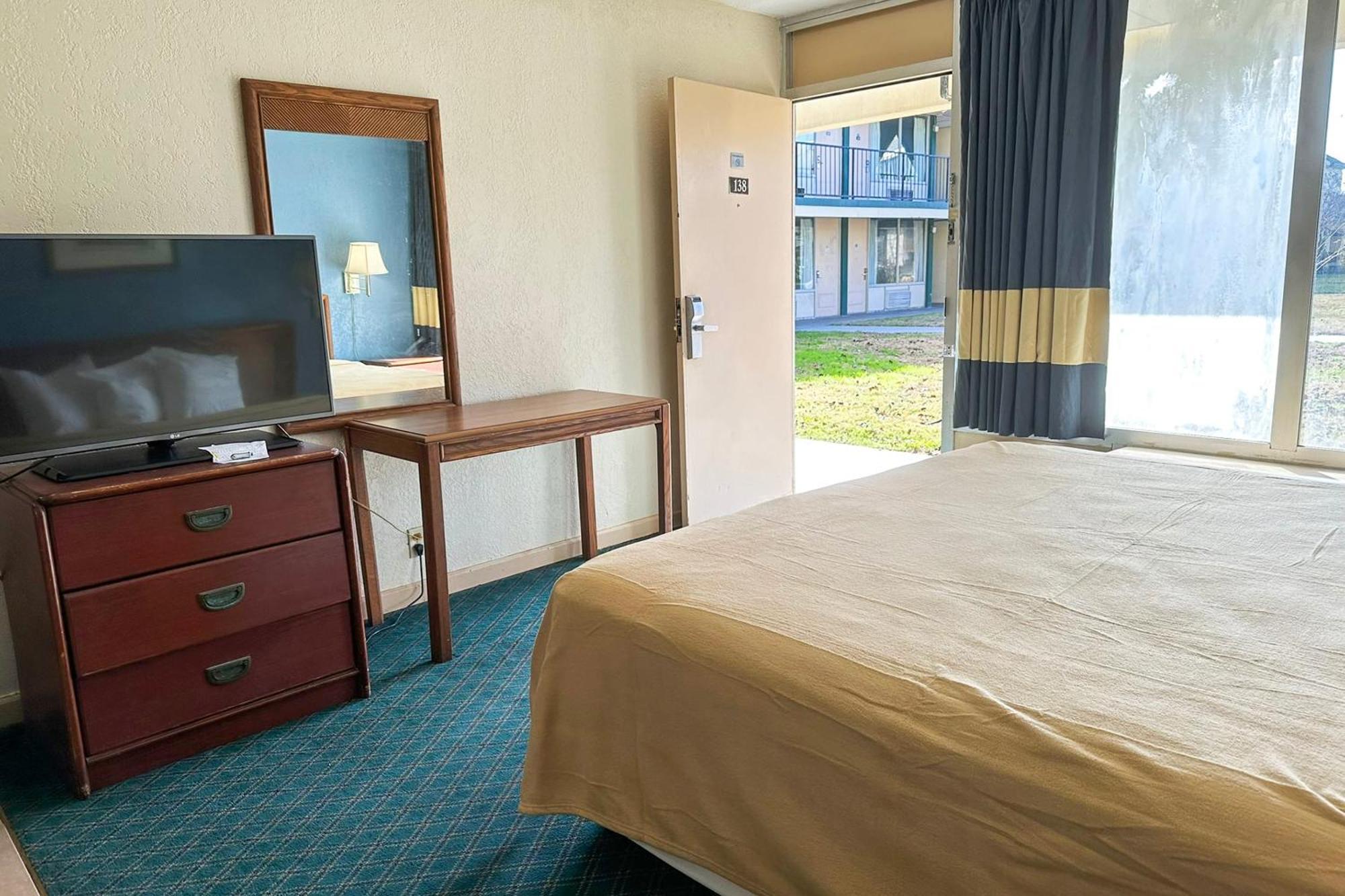 Super Inn & Suites By Oyo Milledgeville Exteriér fotografie